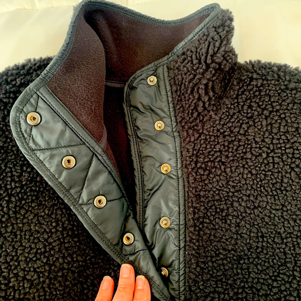 Athleta Cozy Sherpa. Sz. Med. Black